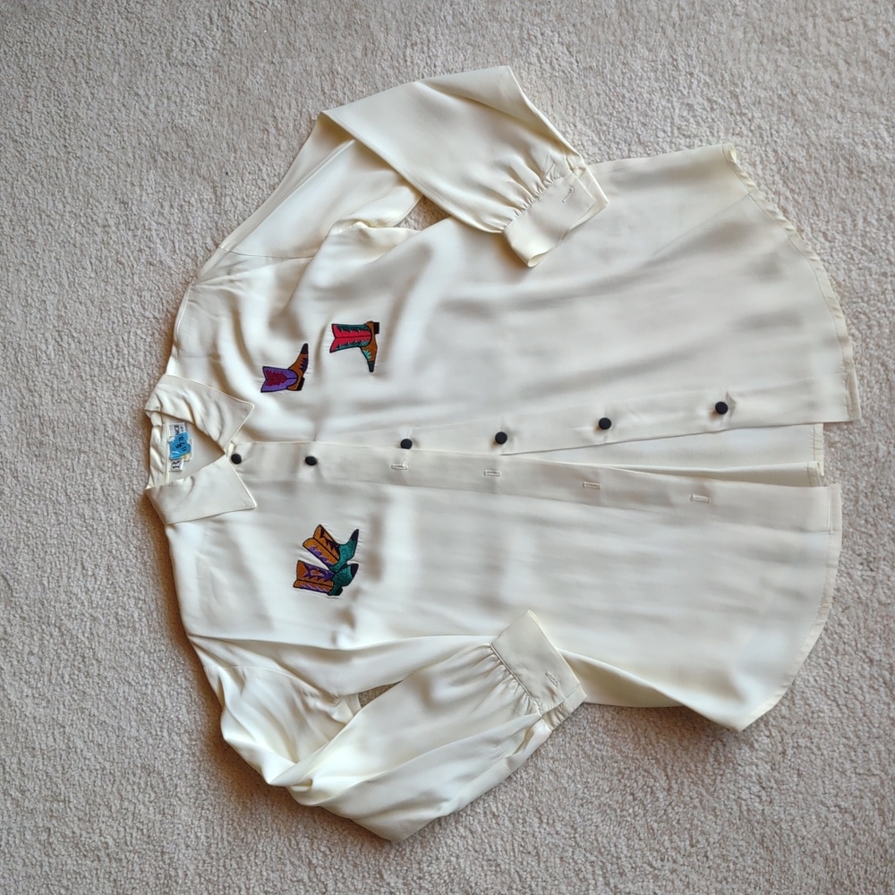 Cowboy boot button down blouse with a little shoulder padding